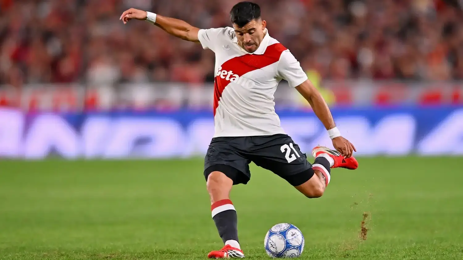 Acuña aporta experiencia en River.