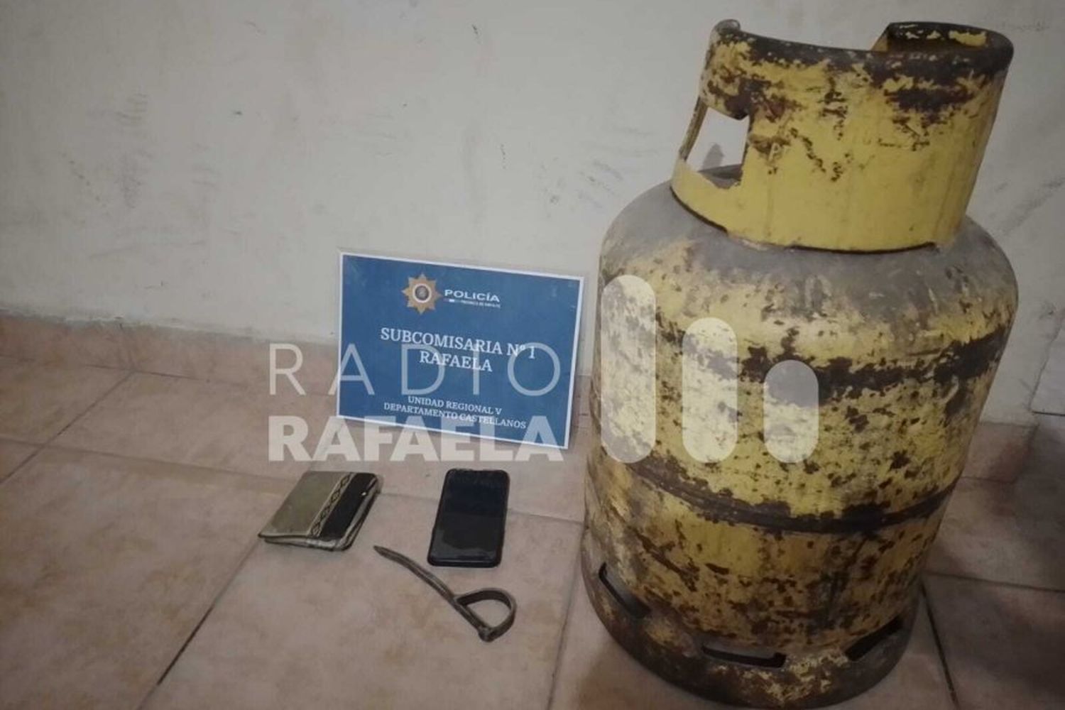 Fue detenido luego de robar una garrafa y otras pertenencias de una vivienda