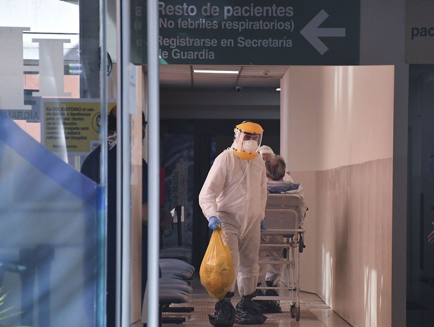 Diez nuevos muertos y por primera vez hubo más de 300 contagios en un día