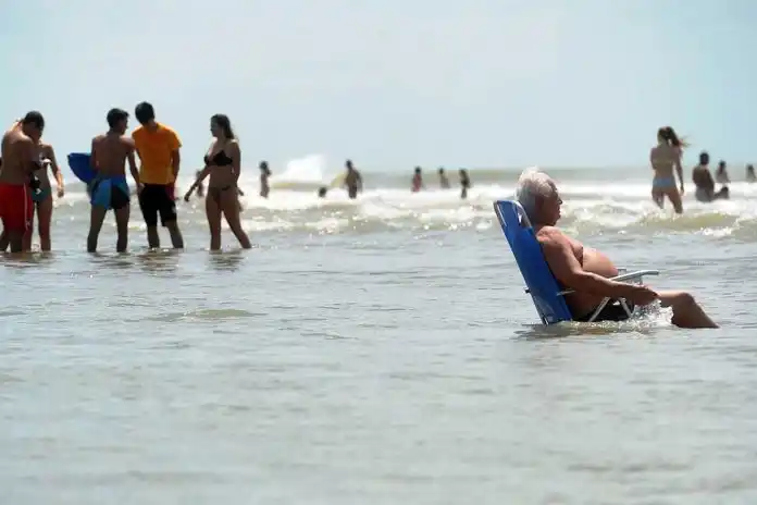 En Villa Gesell se diferencian de Pinamar y afirman que no cobrarán “tasa Covid” a turistas