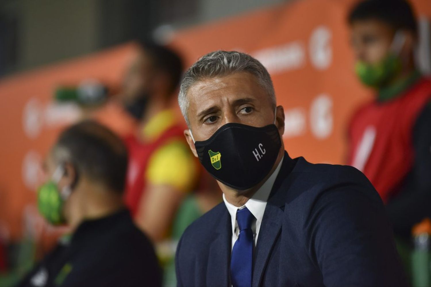 Defensa pretende hacer historia en Vila Belmiro