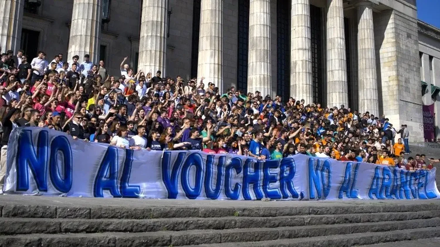 Estudiantes de todo el país se manifestaron contra Milei