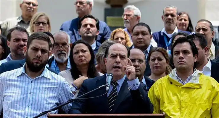 Venezuela: Tribunal asume poderes del Congreso y la oposición denuncia golpe de Estado   