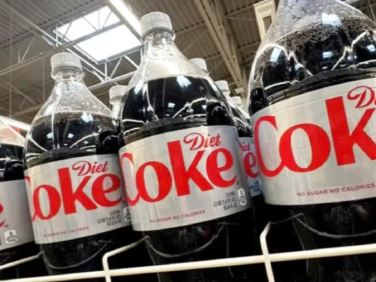 El aspartamo utilizado en la Coca-Cola Diet podría ser cancerígeno, según un informe que publicará la OMS