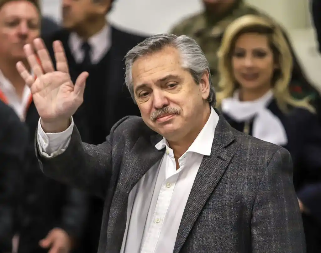 Fernández viajó a España para dar clases y mantener reuniones