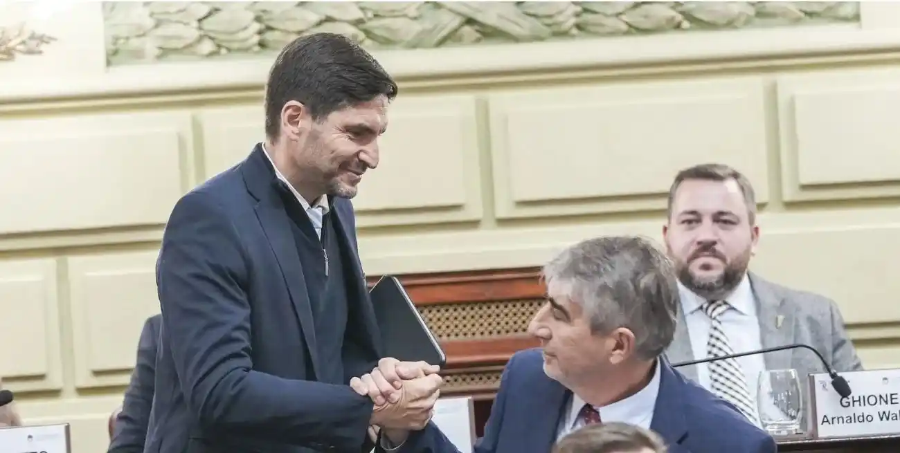 Pullaro y Bastia, firmantes del decreto de convocatoria a Extraordinarias.