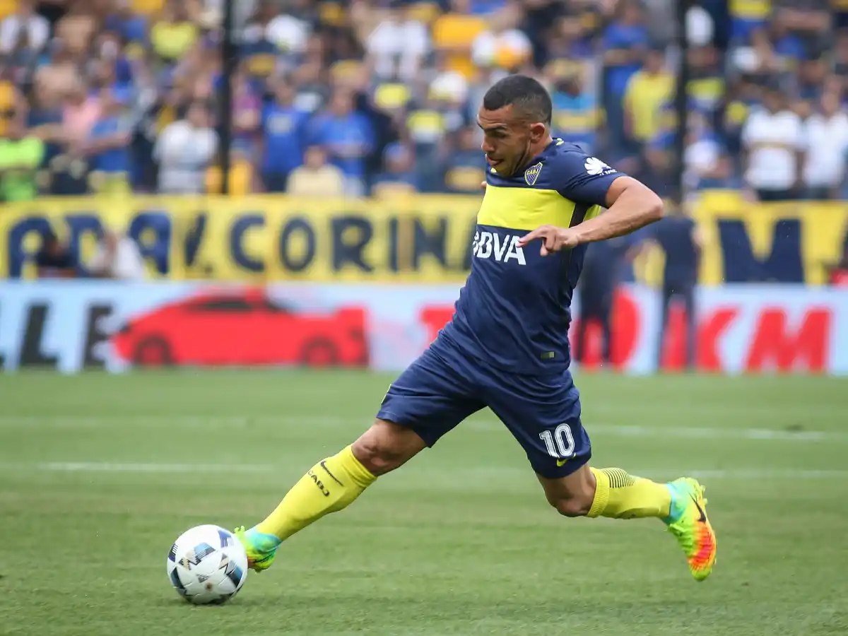 Boca, con la vuelta de Tevez, recibe a Colón