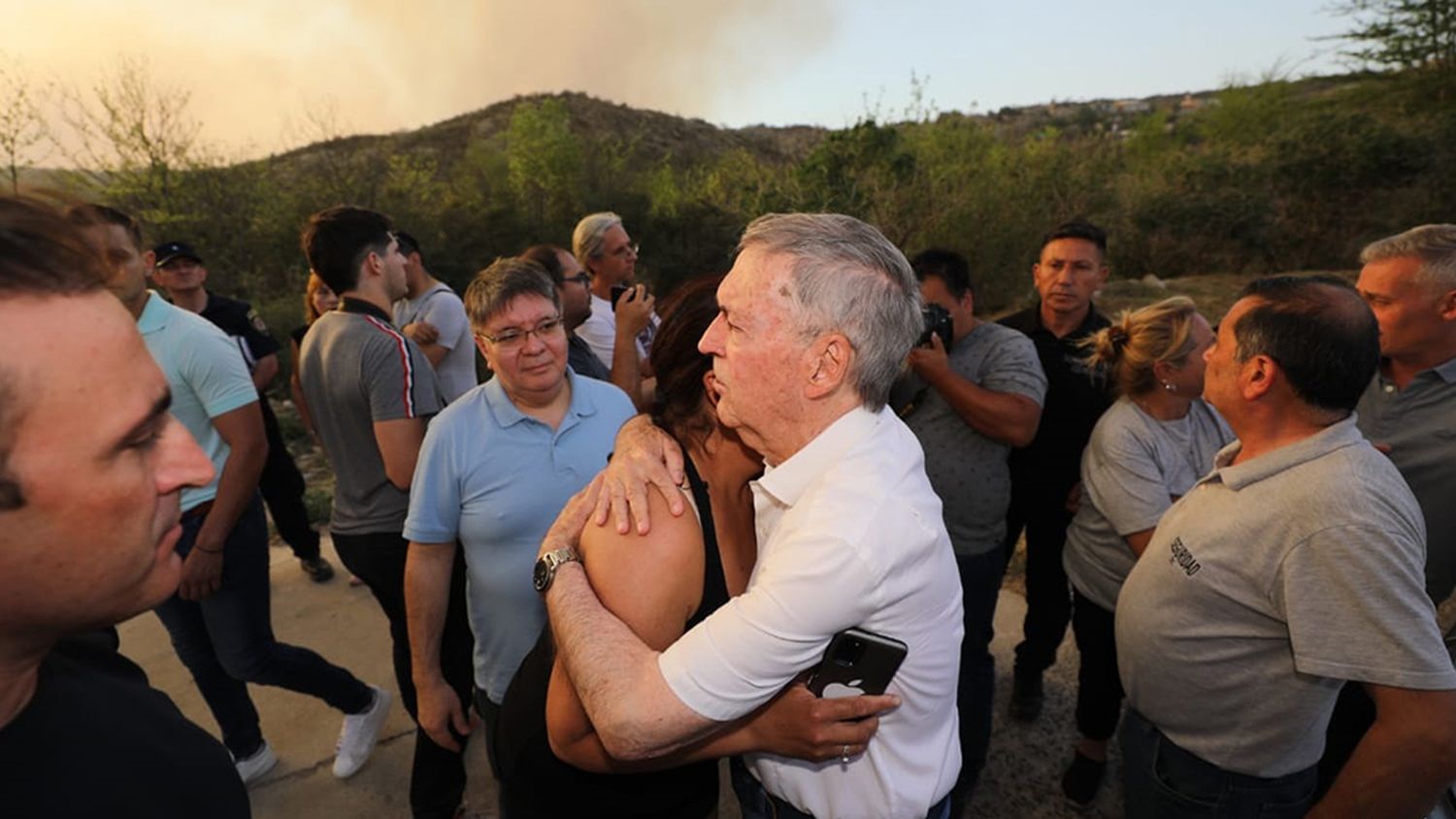 Schiaretti recorrió la zona afectada por el fuego