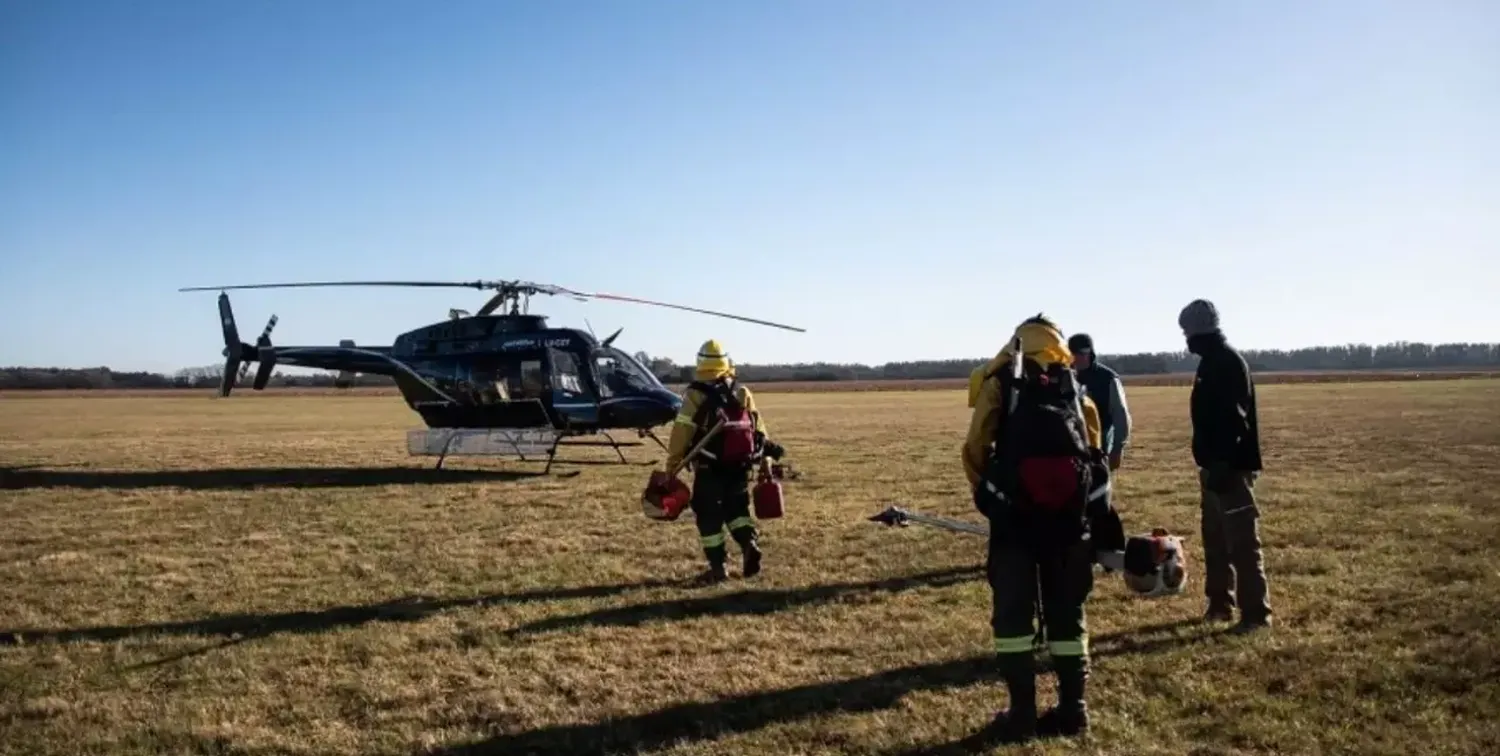 Ordenan apoyo de las Fuerzas Armadas ante los incendios en el Delta del Paraná 