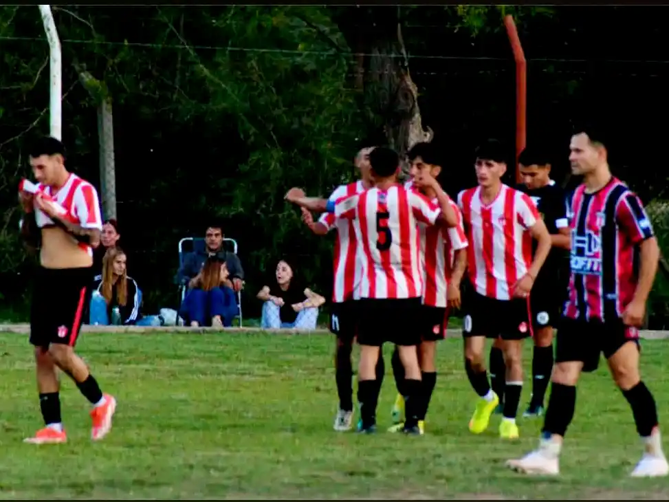 Alsina ganó el partido en el Tribunal y jugará la final de la Alianza ante Paraná. PH: PHlares.