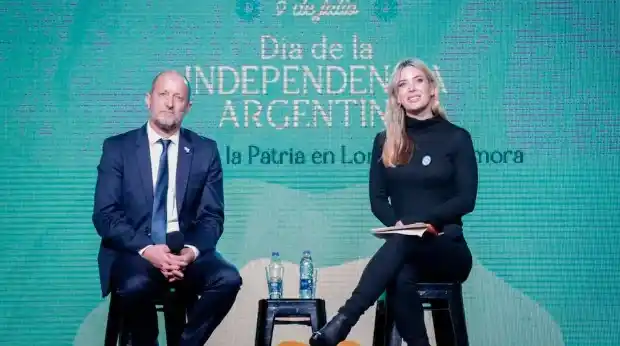 Martín Insaurralde y Jesica Cirio, juntos durante un acto en Lomas de Zamora