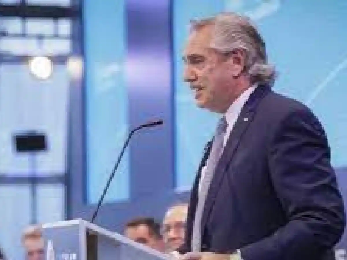 Alberto Fernández encabezó la primera exportación de una empresa de electrodomésticos a Brasil