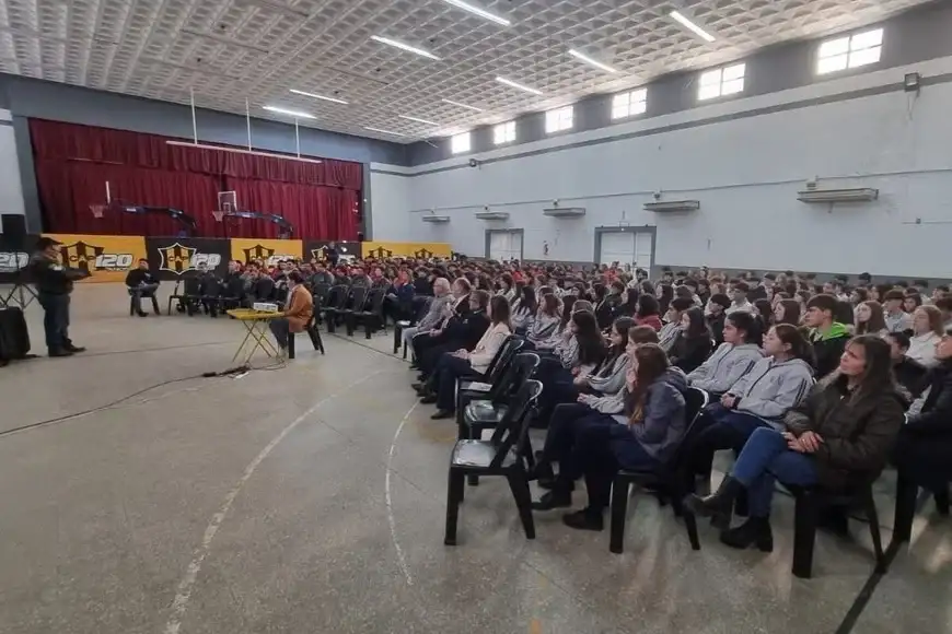 El veterano de Malvinas Owen Crippa conmovió a Pilar en su sesquicentenario - 1