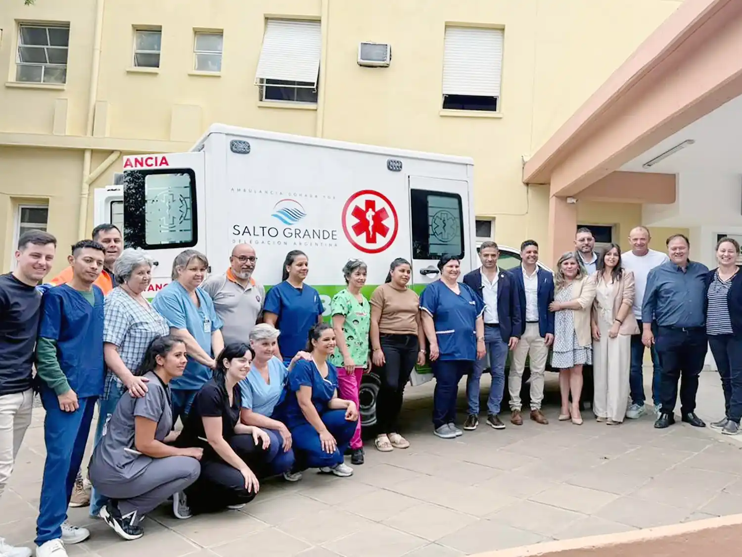 Salud entregó cinco nuevas ambulancias en Concordia y Chajarí