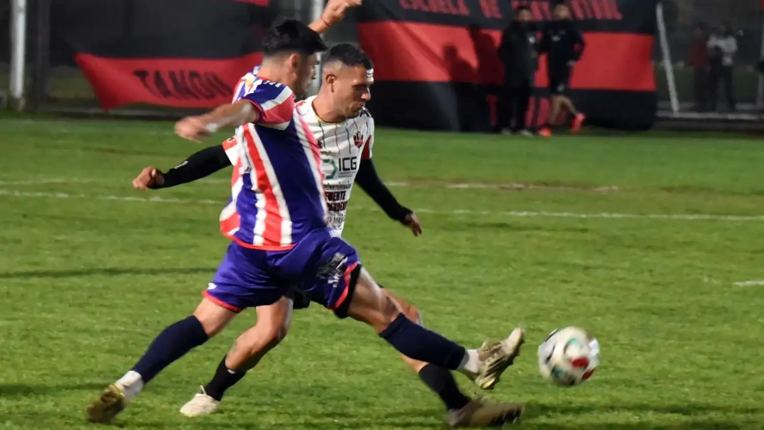 Herrera (Ferro) y Heredia (Independiente), protagonistas de la URD.