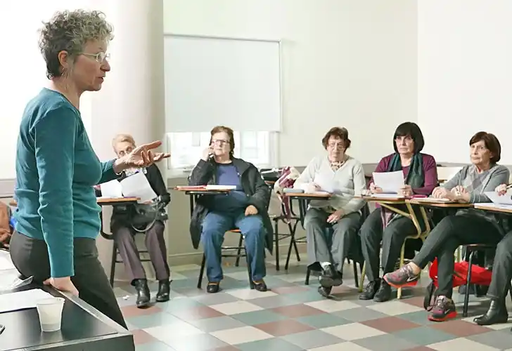 Toman clases para aprender a ser abuelos sin ‘invadir’ a hijos y nietos