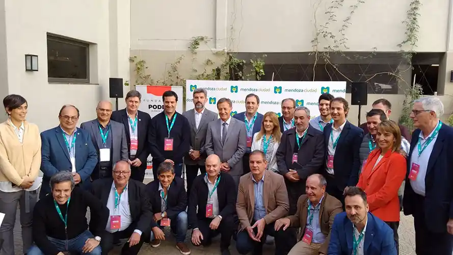 Gargaglione asistió a reunión de intendentes en Mendoza