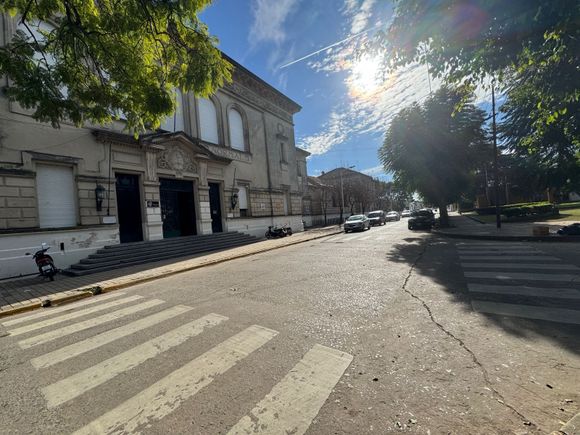 Una bicicleta y un auto colisionaron en cercanías de la escuela Normal