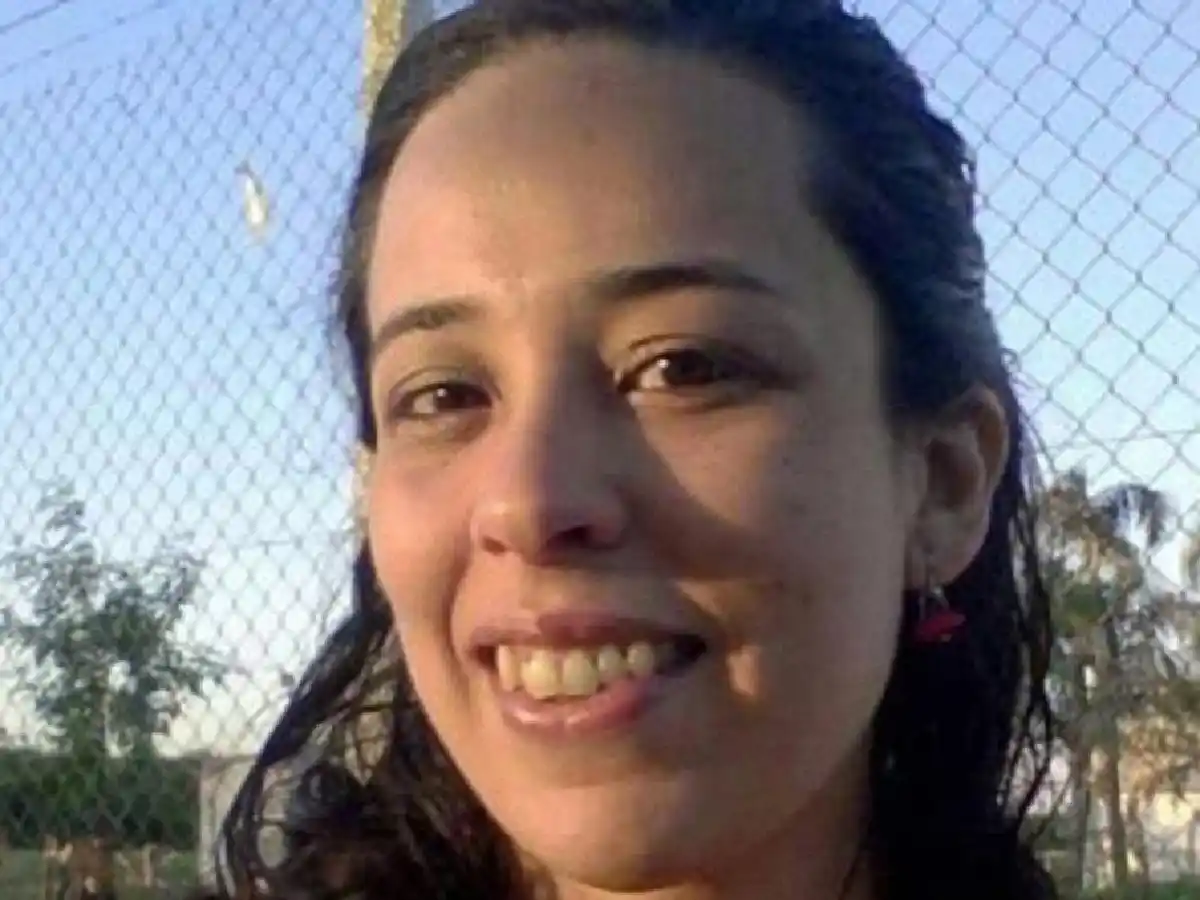 Asesinaron a puñaladas a una mujer dentro de una casa en William Morris