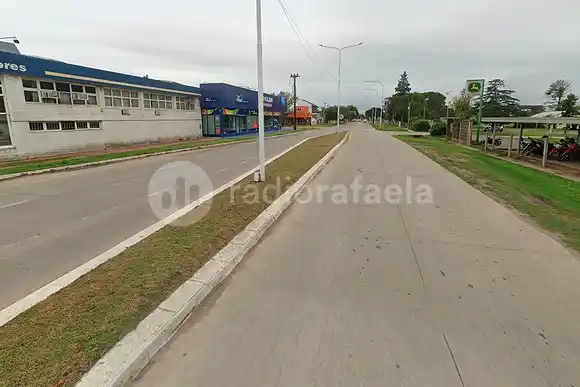 Una joven terminó con traumatismo de cráneo y pronóstico reservado tras una fuerte caída con la moto
