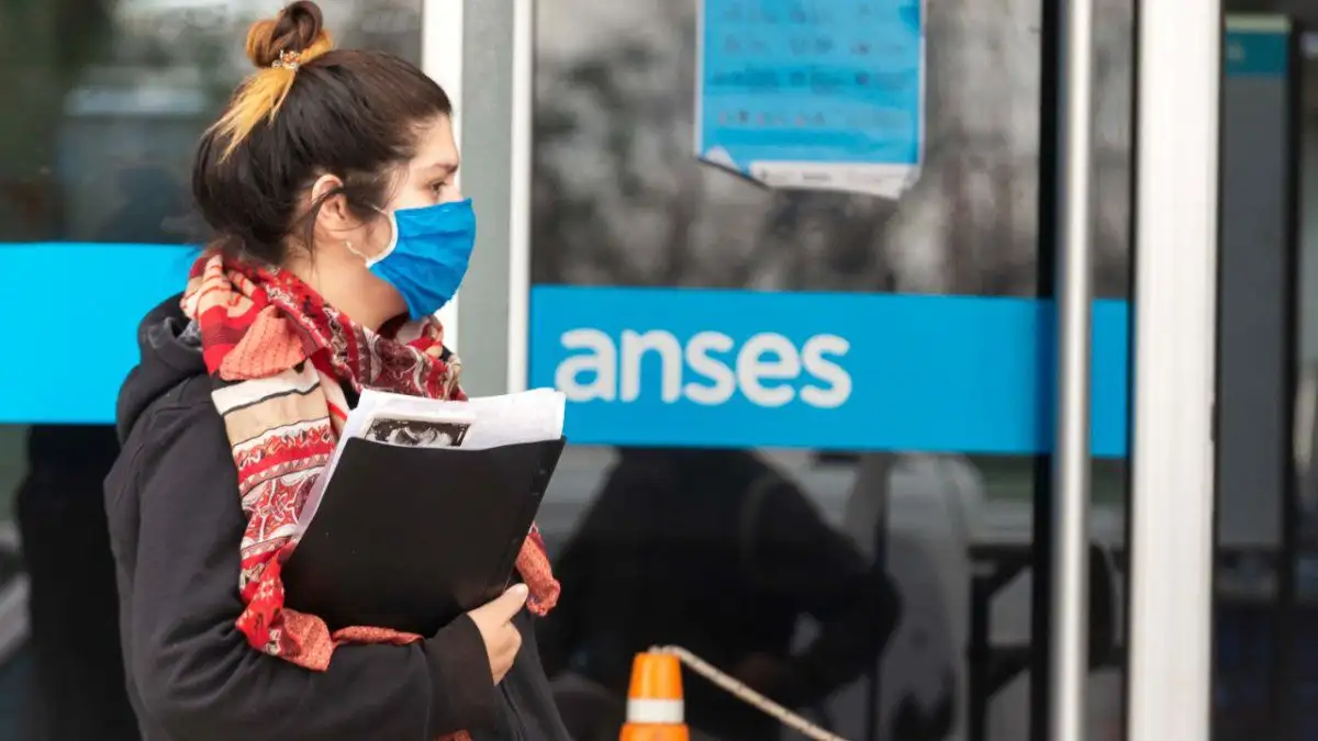 Ya rigen los nuevos aumentos para asignaciones familiares y AUH