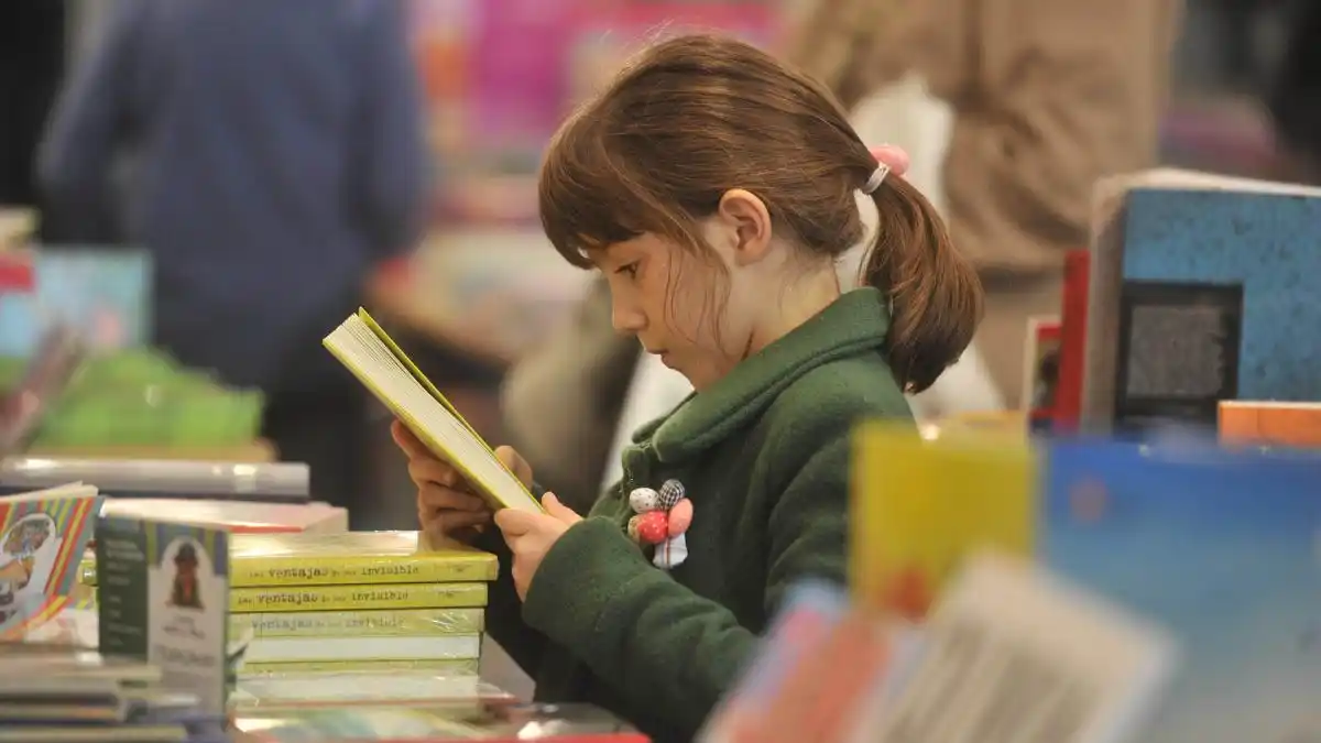 Un informe aseguró que más de la mitad de los chicos argentinos tienen menos de 20 libros en su casa