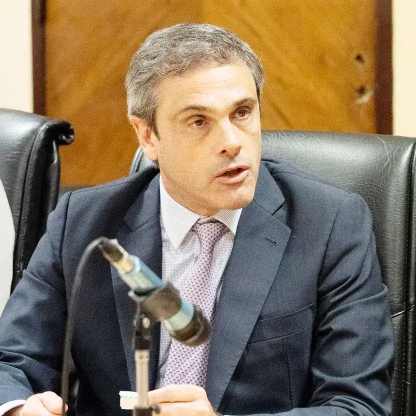 Michel propone una moratoria para las familias y advierte por el nivel de endeudamiento