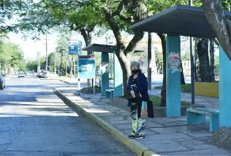 La ciudad amaneció sin servicio de colectivos por faltante de gasoil.