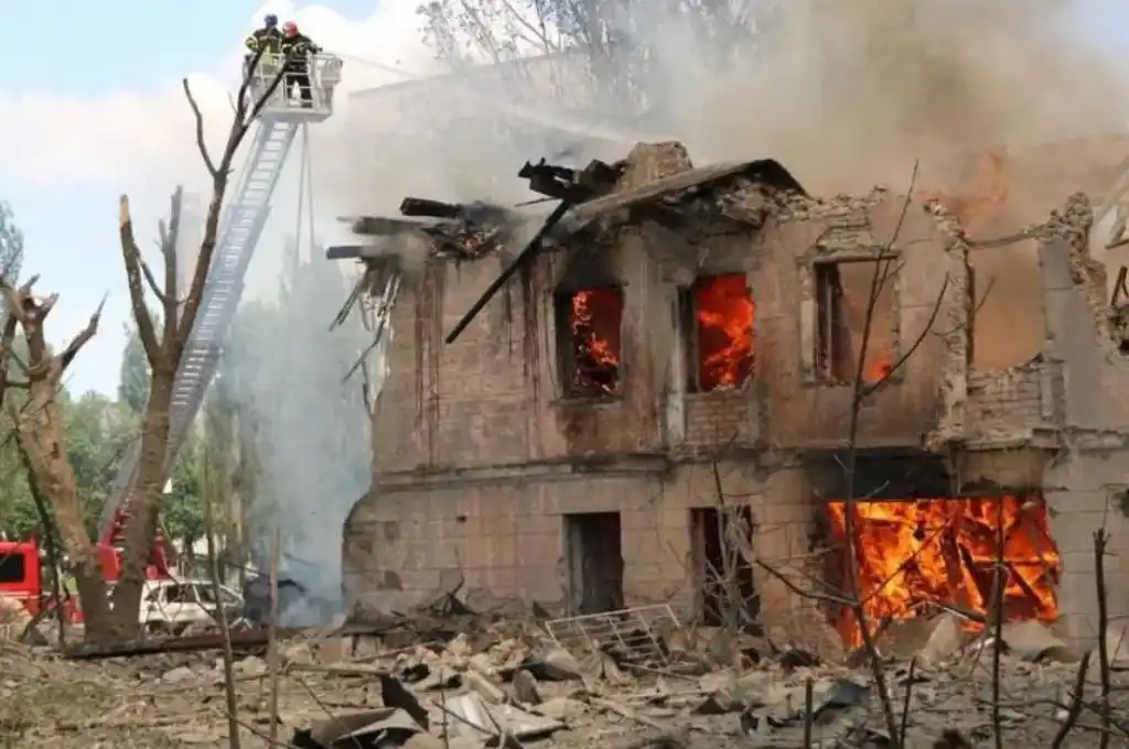 Tras una ola de ataques desde Ucrania, evacuan a los niños de una región de Rusia