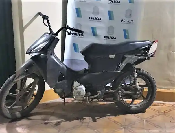 Allanamiento positivo: se logró dar con motocicleta y elementos de interés