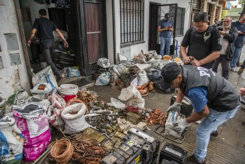 La Municipalidad clausuró 6 chatarrerías en el marco de amplios allanamientos