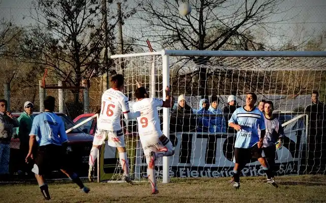Central Larroque empató y quedó lejos de la punta 