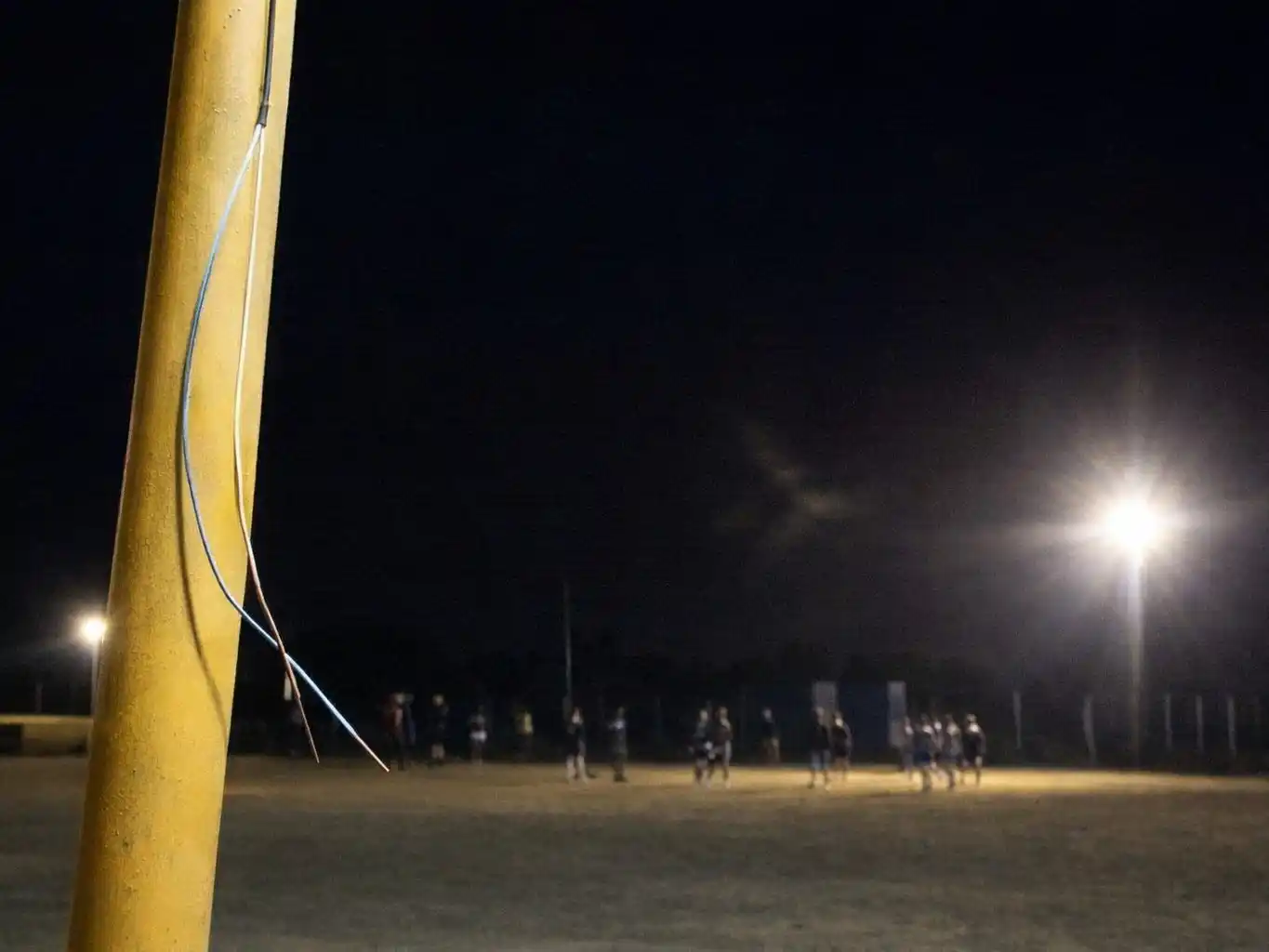 Atlético Sur sufrió el robo de 70 metros de cableado en su estadio de fútbol