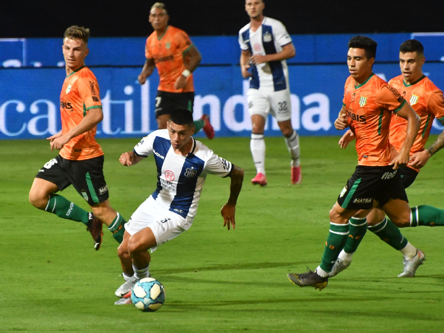 Con Navarro, Talleres le ganó a Banfield y sueña con la final