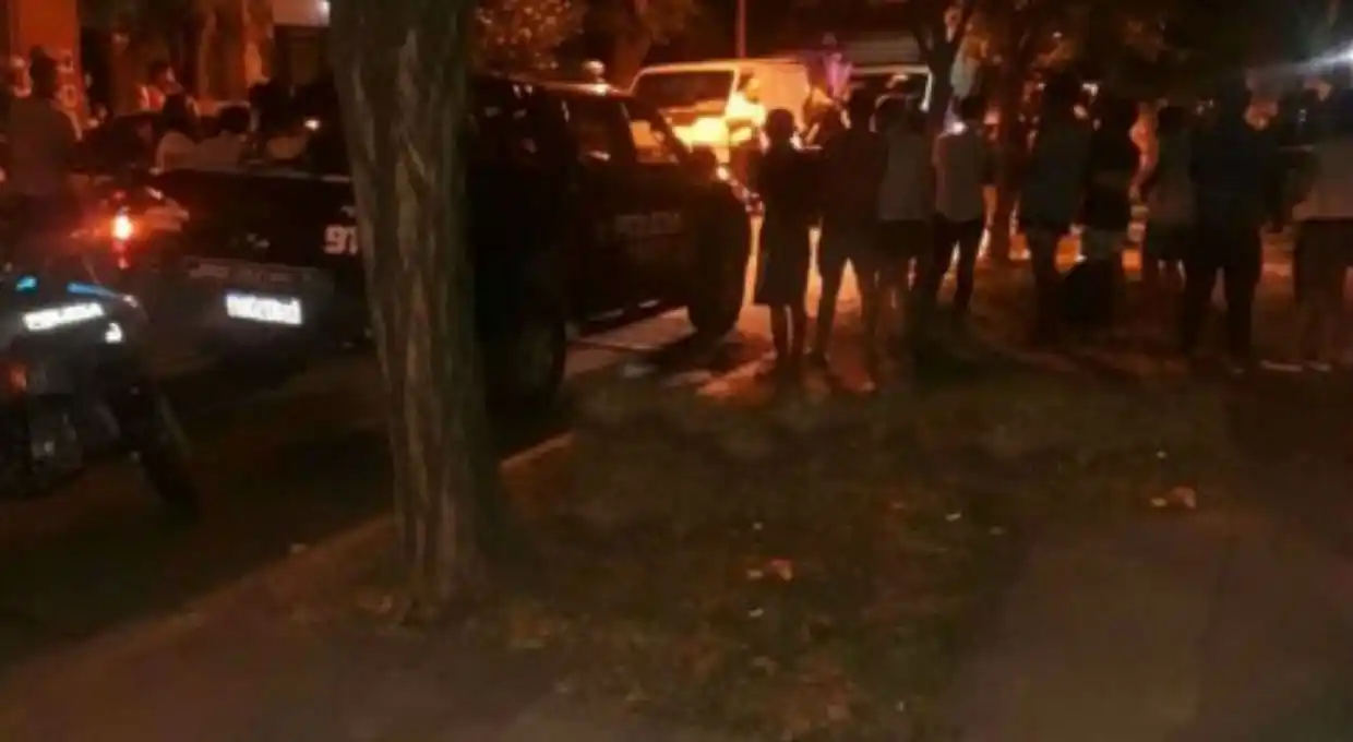 Asesinaron a una mujer de un balazo en la cabeza en Rosario
