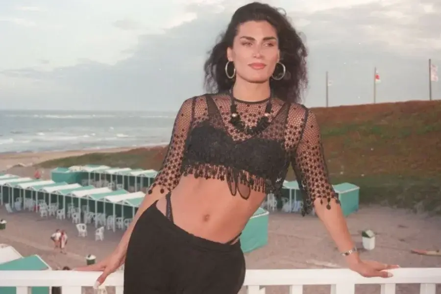 Llega a TNT y Flow la serie sobre Cris Miró, la primer vedette trans de Argentina