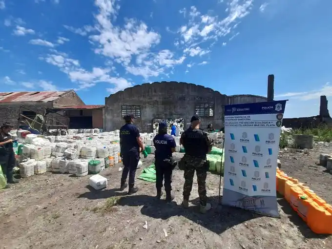 Tremendo: En Mar del Plata molían bidones de agrotóxicos y vendían el plástico para hacer juguetes