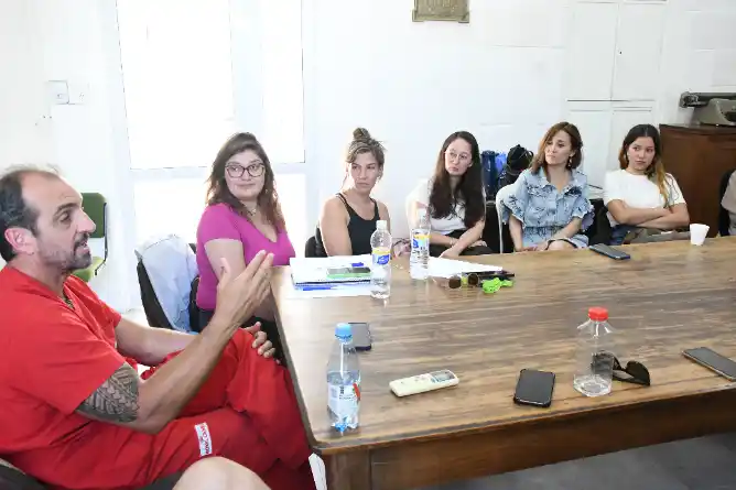 Municipio y comerciantes analizan medidas para incentivar las ventas durante las Fiestas