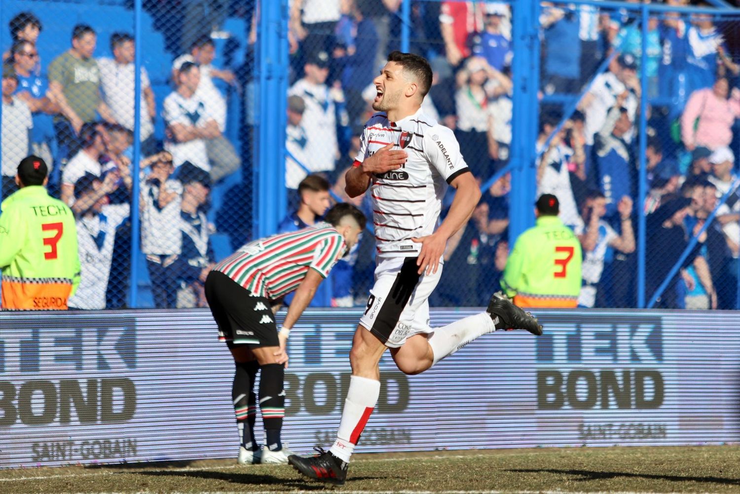Un gol de García le dio un respiro necesario a Newell’s