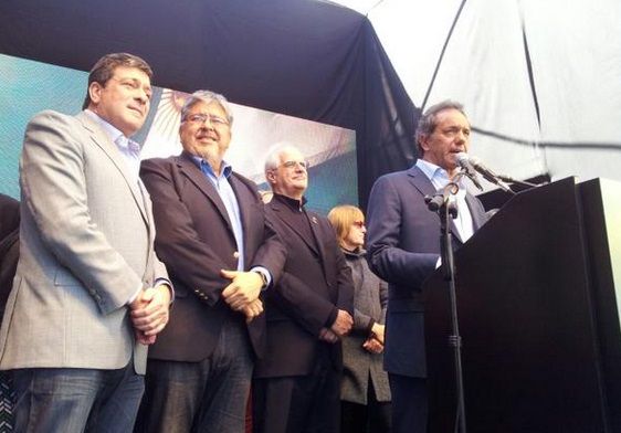 Scioli recorrió fábrica recuperada en CABA y anunció crear Ministerio de Economía Popular