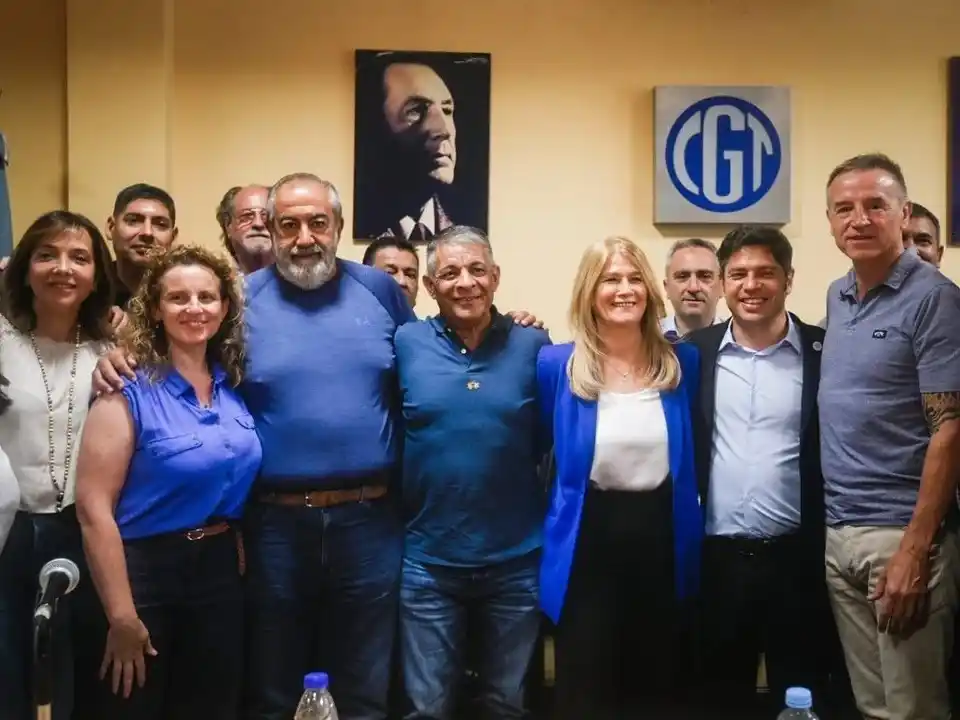 La conducción de la CGT recibió al gobernador Axel Kicillof.