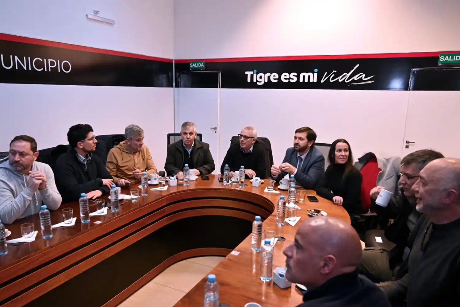 Zamora con otros jefes comunales