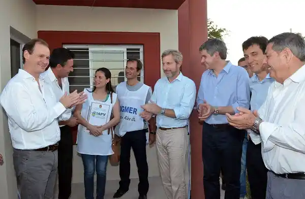 Bordet adelantó que “convocaría a los gremios” y Agmer dijo que “es urgente”