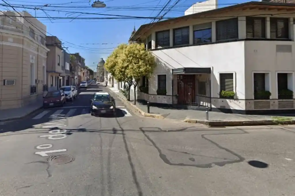 En pleno barrio Sur de Santa Fe, una mujer de 38 años fue víctima de un violento asalto