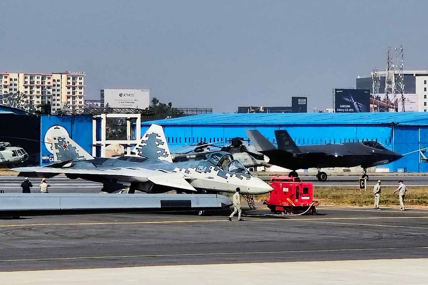 Aviones cazas estadounidenses y rusos coincidieron en el mismo aeropuerto