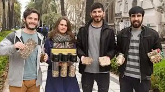 En rosario construyen ladrillos con colillas