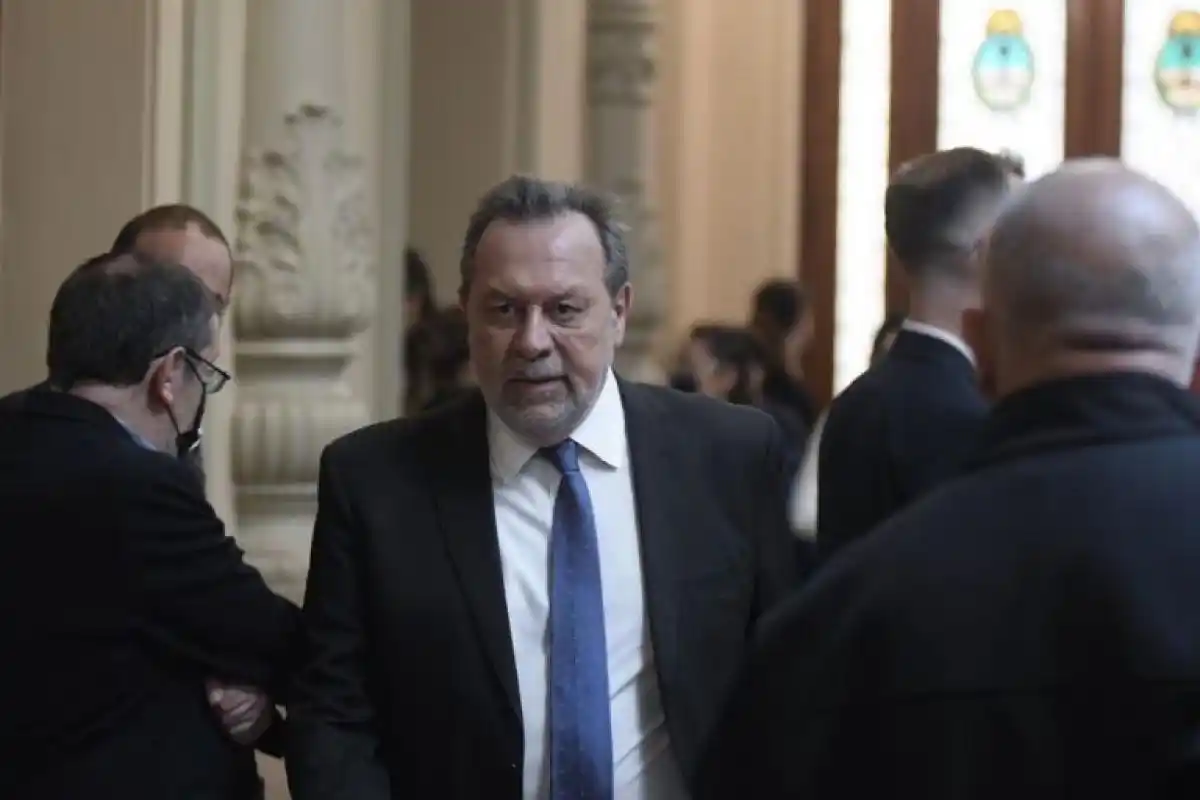 Santos, entre 2015 y 2019, se desempeñó como ministro de Turismo