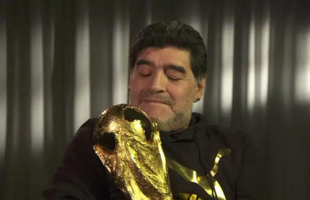 Maradona reveló cuál fue su mejor compañero en la cancha y cantó contra River