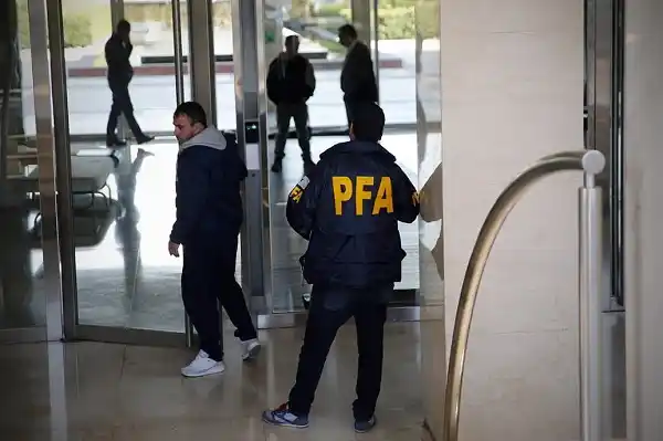 Los cuadernos de las coimas: se entregaron ex funcionario y empresario  