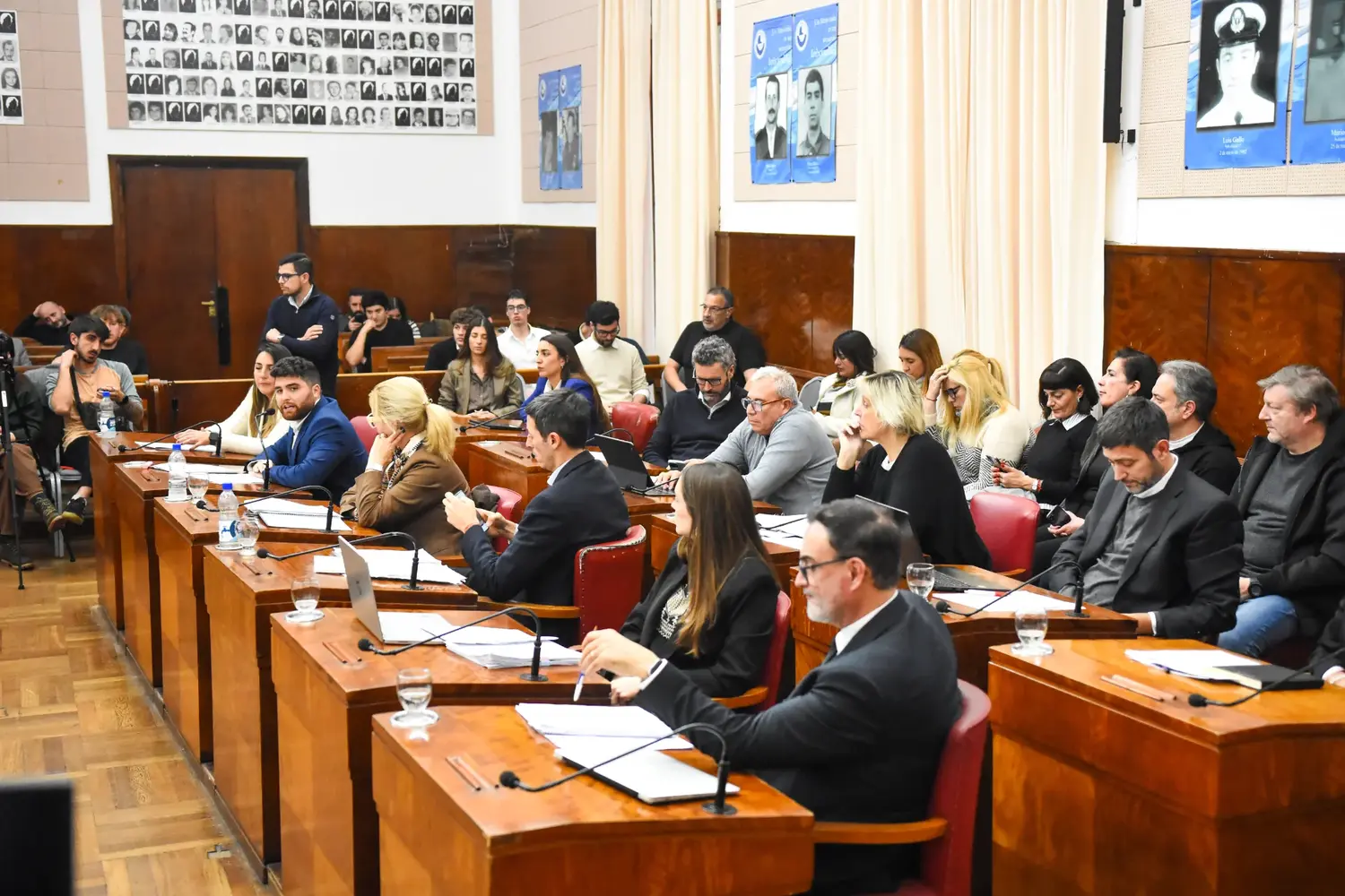 La norma prohíbe expresamente la captación de pasajeros en la vía pública.